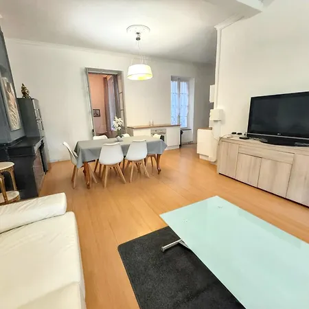 Spacieux A De 93 M² Διαμέρισμα Ναρμπόν