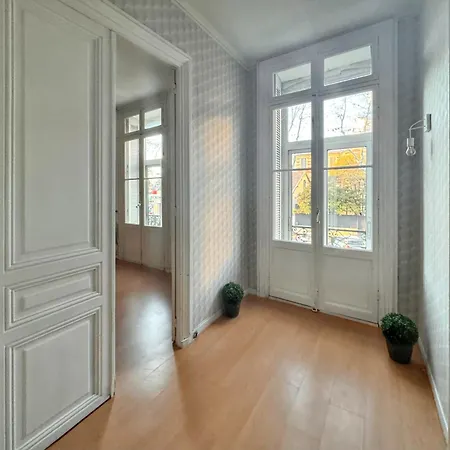 Spacieux A De 93 M² Διαμέρισμα Ναρμπόν