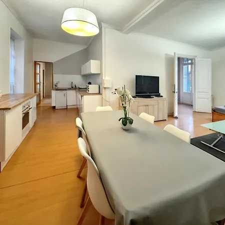 Spacieux A De 93 M² Διαμέρισμα *