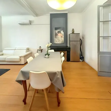 Spacieux A De 93 M²