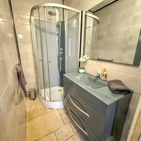 Spacieux à De 93 M²