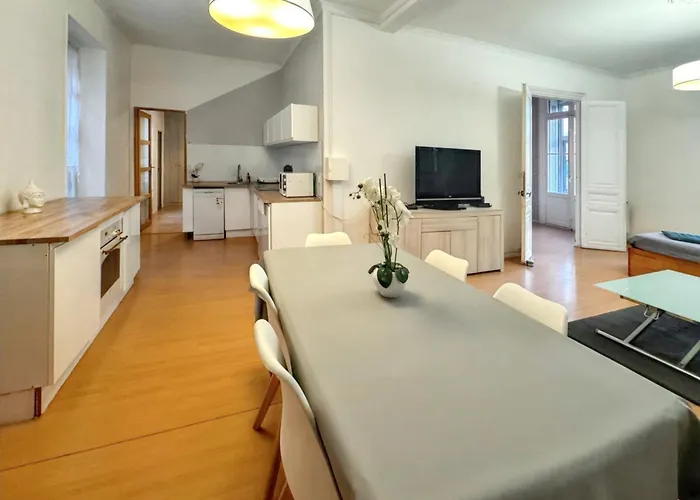 Appartement Spacieux A Narbonne De 93 M² شقة *